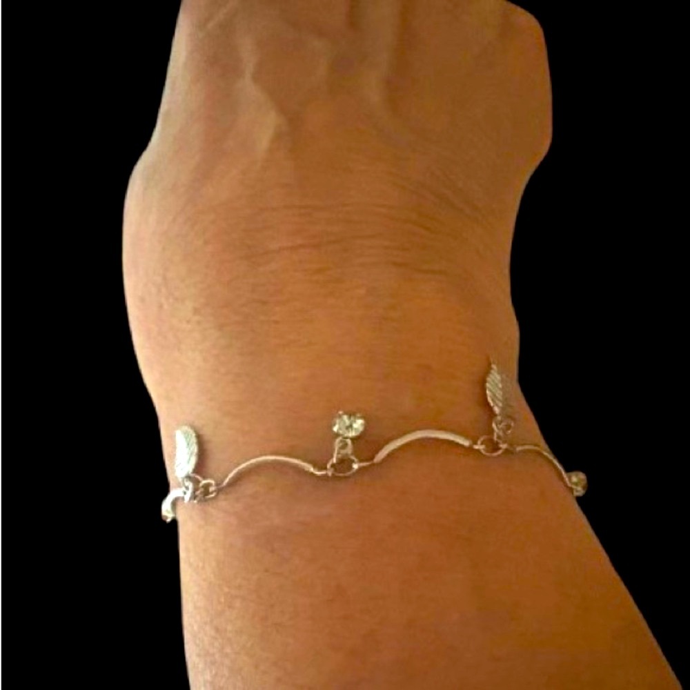 Pretty Bird Jewelry 18K White Gold Plated Leaf Bracelet